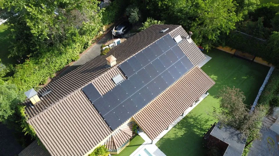 Instalación de placas solares llave en mano de Lumio