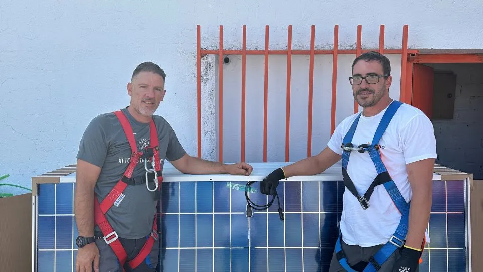 Equipo de instaladores propio de Lumio