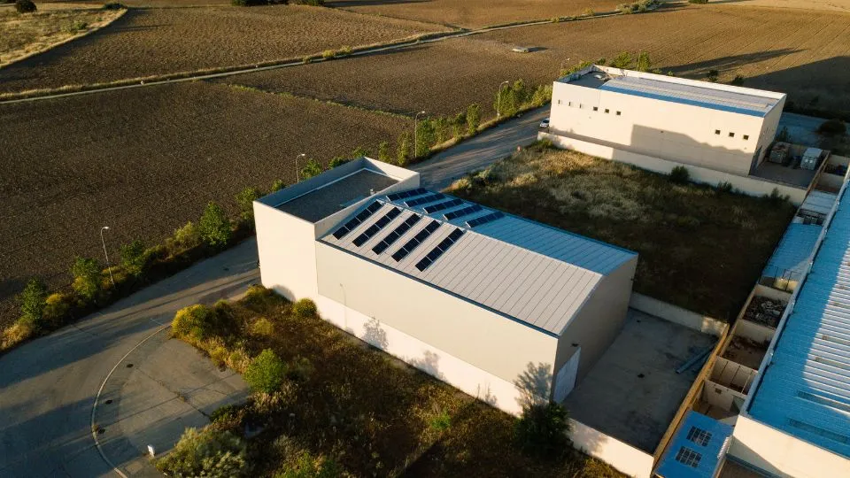 Instalación de placas solares llave en mano de Lumio