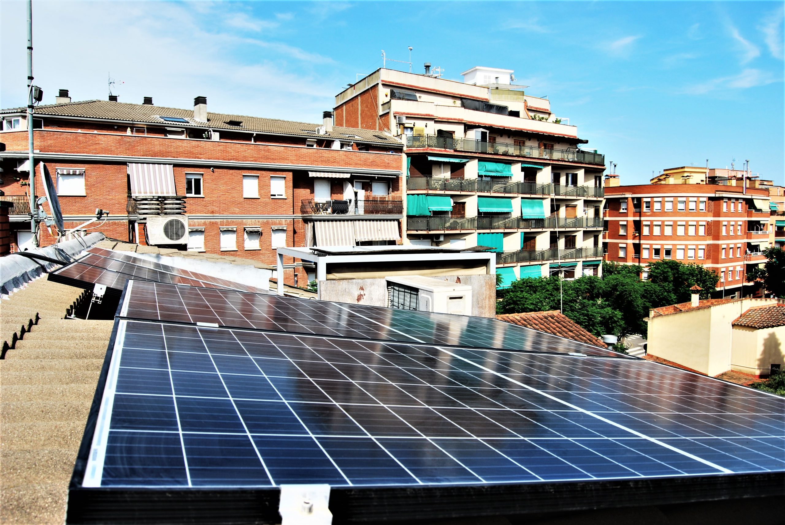 10 preguntas para José Luis: uno de nuestros clientes en Barcelona con placas solares.